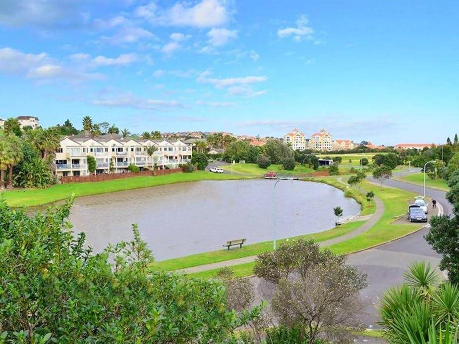 Gulf Harbour Guest House Apartment オークランド エクステリア 写真